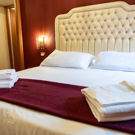 רומא Imperial Guesthouse מראה חיצוני תמונה
