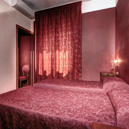 רומא Imperial Guesthouse מראה חיצוני תמונה